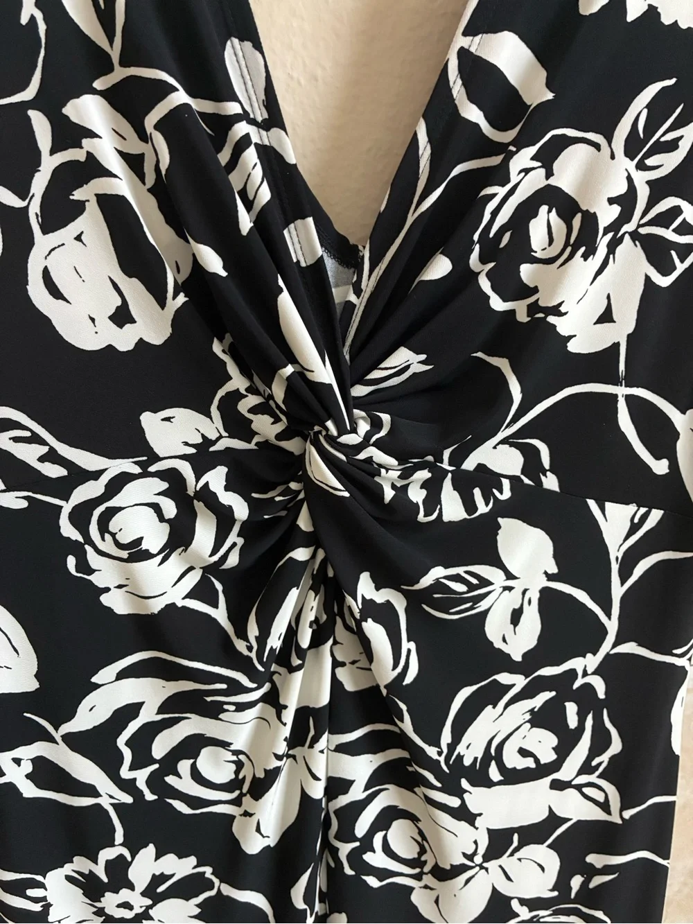 Evan Picone Black & White Floral Twist-Front Midi Dress - Picture 2 of 6
